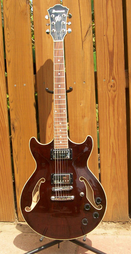 Ibanez AM-73 Artcore: Front