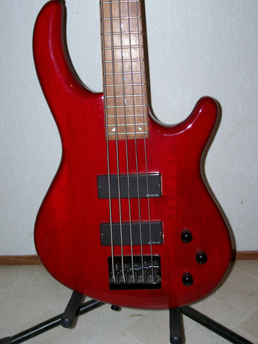Dean Edge 5 5-String Bass: Body